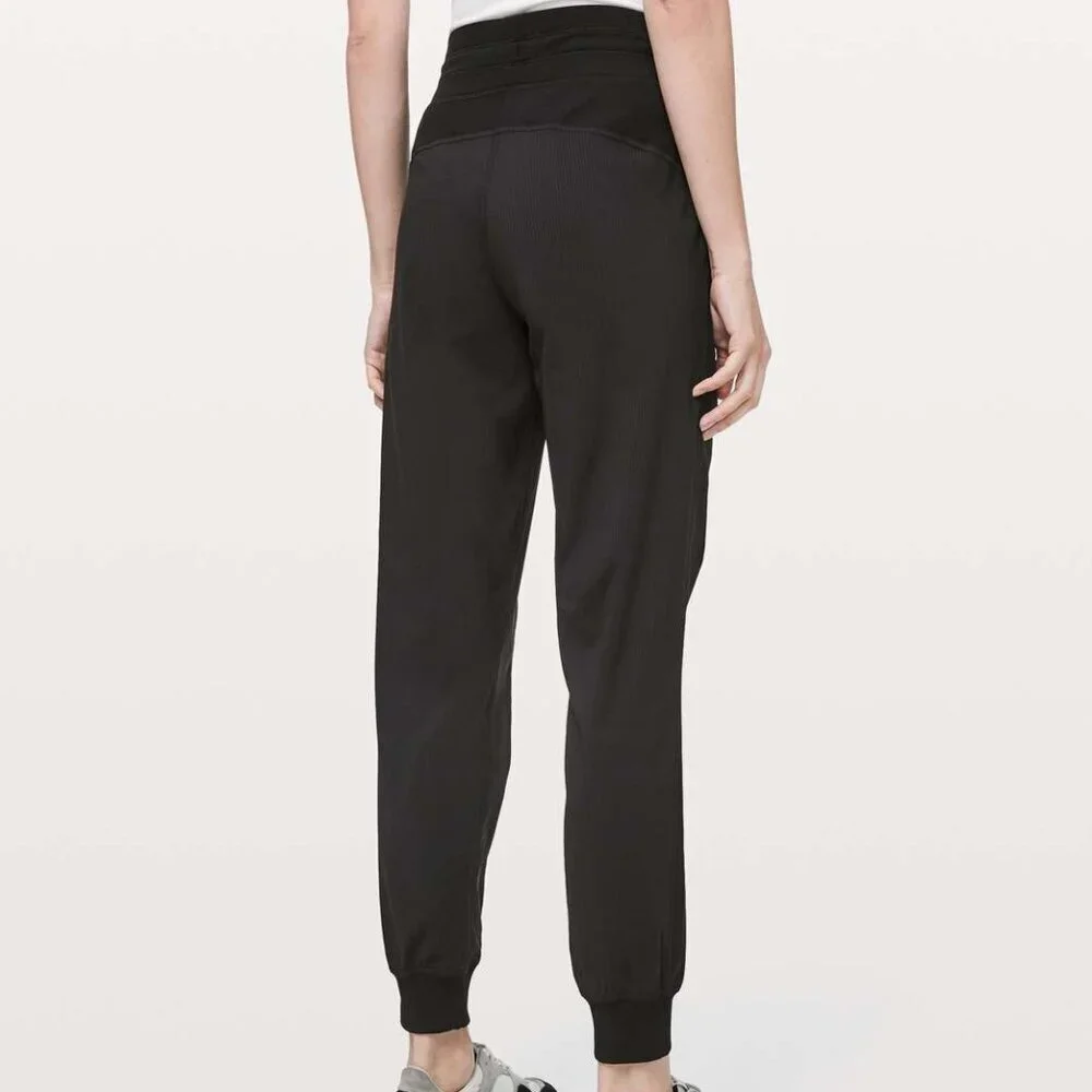 Lululemon Dance Studio Jogger *29